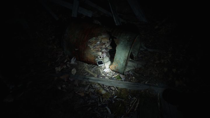 Wenn Sie zum Holzlager kommen, müssen Sie zu der Maschine gelangen, von der Sie das Ventil erhalten - Fotos in Blair Witch - Geheimnisse - Blair Witch Guide