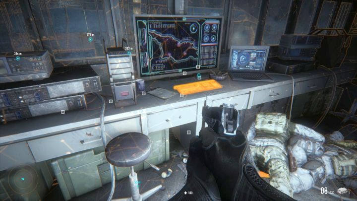 In einem Raum oben finden Sie einen Computer, mit dem Sie interagieren müssen. - Altai-Gebirge | Komplettlösung für Verträge mit Sniper Ghost Warrior - Komplettlösung - Leitfaden für Verträge mit Sniper Ghost Warrior