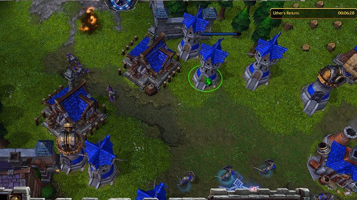 Der Bau eines schmalen Eingangs zu Ihrer Basis erleichtert die Verteidigung erheblich. Auf diese Weise kämpfen Sie nicht gegen eine ganze Reihe von Gegnern. Platzieren Sie die Wachtürme direkt hinter der Verteidigungslinie, damit sie Feinde aus einer sicheren Position treffen können. - Marsch der Geißel | Warcraft III Reforged Walkthrough - Human Campaign - Warcraft III Reforged Guide