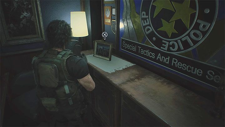 Sammeln Sie so viele Gegenstände wie möglich im Büro - Resident Evil 3: Walkthrough zur Polizeistation - Walkthrough zur Geschichte - Resident Evil 3-Leitfaden