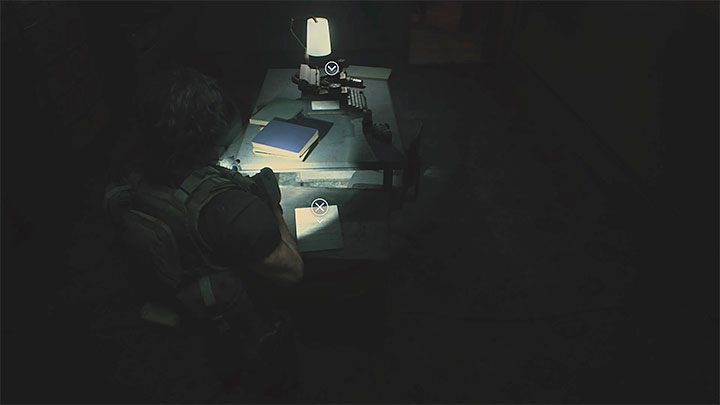 Das Memo befindet sich in einem dunklen Raum neben der Schreibmaschine - Resident Evil 3: Geheimnisse der Polizeistation, Sammlerstücke - Sammlerstücke und Geheimnisse - Resident Evil 3 Guide