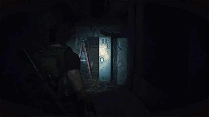 Das Schließfach befindet sich am Ende des Korridors auf Ebene drei (3F) des Bezirks - Resident Evil 3: Geheimnisse der Polizeistation, Sammlerstücke - Sammlerstücke und Geheimnisse - Resident Evil 3 Guide
