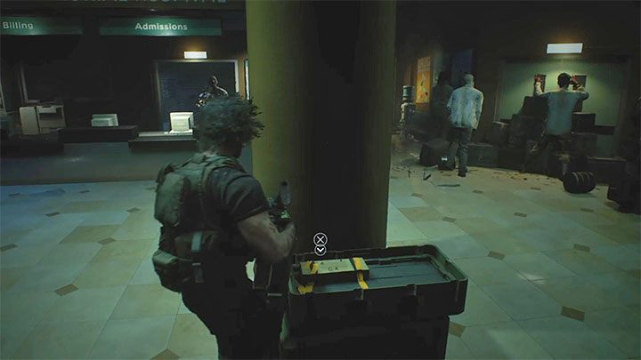 Kämpfe, bis du eine Zwischensequenz siehst, die zeigt, wie die Horde in die Lobby einbricht - Resident Evil 3: Krankenhaus - Carlos Walkthrough - Story Walkthrough - Resident Evil 3 Guide