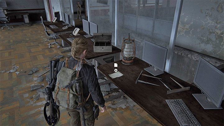 Kurz nachdem Sie die Leiter benutzt haben, erreichen Sie das Büro 808 eines zerstörten Gebäudes - The Last of Us 2: The Shortcut - Sammlerstücke, Artefakte, Münzen - Seattle Day 2 - Abby - The Last of Us 2 Guide
