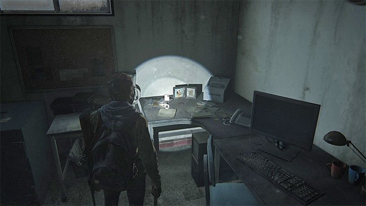 Das Good Boy Combo-Dokument befindet sich auf dem Schreibtisch rechts neben dem Safe - The Last of Us 2: Safes-Kombinationen - Jackson - Safes - The Last of Us 2 Guide