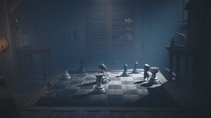 Der König sollte sich in der Mitte des Schachbretts befinden - Little Nightmares 2: Schachpuzzle - wie bekommt man den Schlüssel?  - Rätsel - Little Nightmares 2 Guide