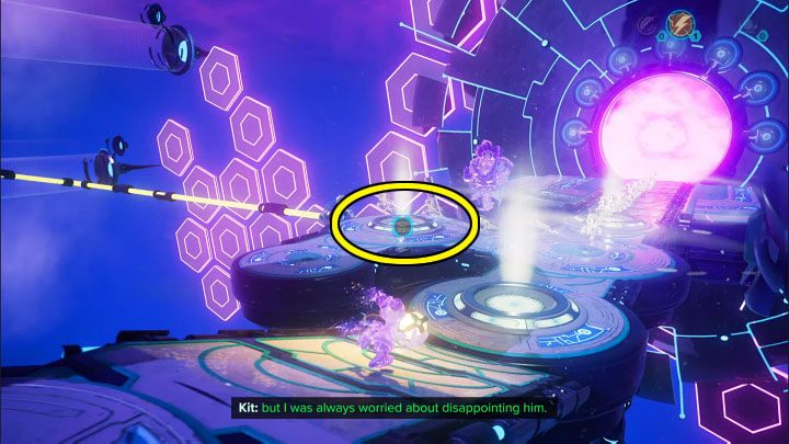 Return to the starting point and throw the electric sphere at the slot marked on the picture, the one through which the projections are running - Ratchet & Clank Rift Apart: Kit, Return to Sargasso - puzzle guide, list - Clank and Kit Riddles - Ratchet & Clank Rift Apart Guide