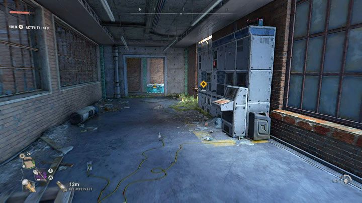Im Kontrollraum befindet sich ein Aktivierungsfeld für Umspannwerke, aber das Spiel empfiehlt, dass Sie zuerst das Gebiet durchsuchen und plündern - Dying Light 2: Elektrisches Umspannwerk - wie fange ich an?  - Erkundung - Leitfaden für Dying Light 2