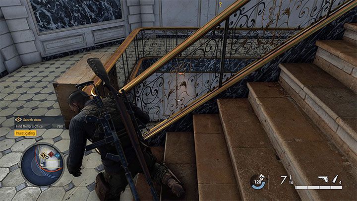 Nachdem Sie die oberen Balkone erreicht haben, gehen Sie nach Osten, um die Treppe zu erreichen – Sniper Elite 5: Kill List Target aus Mission 2, Friedrich Kummler – Walkthrough – Mission 2 – Occupied Residence – Sniper Elite 5 Guide, Walkthrough