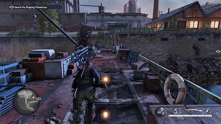 Nähern Sie sich der Barriere und eliminieren Sie die ersten Feinde - Sniper Elite 5: Infiltrieren und Erkunden der Fabrik (Mission 4) - Walkthrough - Mission 4 - War Factory - Sniper Elite 5 Guide, Walkthrough
