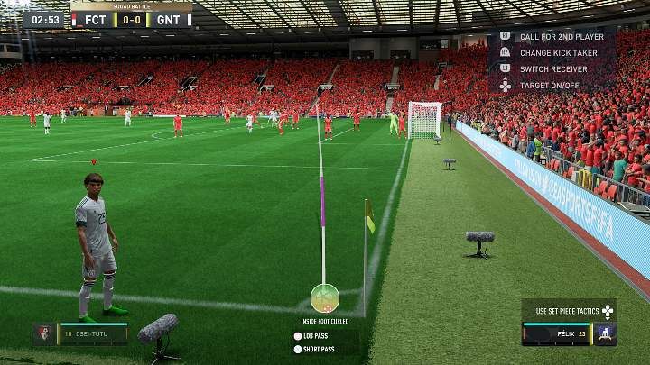 Beim klassischen Eckspiel in FIFA 23 kannst du mit dem linken und rechten Analogstick entscheiden, wo und mit welchem ​​Spin du den Ball ansetzen möchtest – FIFA 23: Standardsituationen – Typen, wie?  - Grundlagen - FIFA 23-Leitfaden