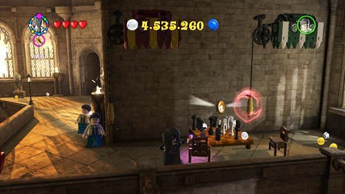 Oben rechts finden Sie ein Schachbrett – Harry Potter Jahre 5–7: Token – Hogwarts, Teil 5 – Token – LEGO Harry Potter Years 5–7 Guide
