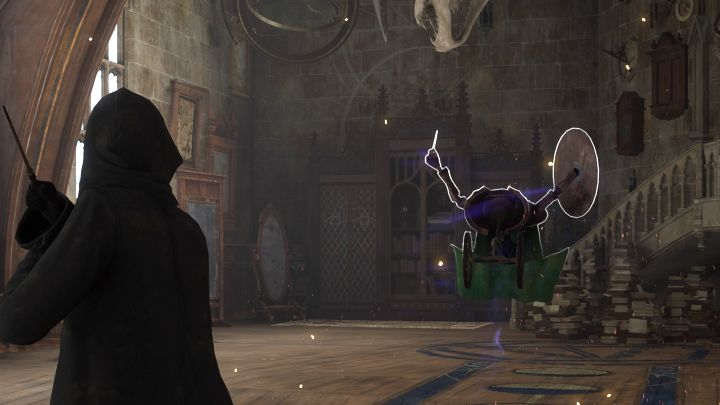 Während des Unterrichts lernen Sie den Levioso-Zauber – schließen Sie das Minispiel ab, indem Sie dem Cursor entlang des auf dem Bildschirm angezeigten Pfads folgen (drücken Sie bei Bedarf die X/A-Taste) – Hogwarts Legacy: Verteidigung gegen die dunklen Künste – Hauptquests - Hogwarts Legacy Guide