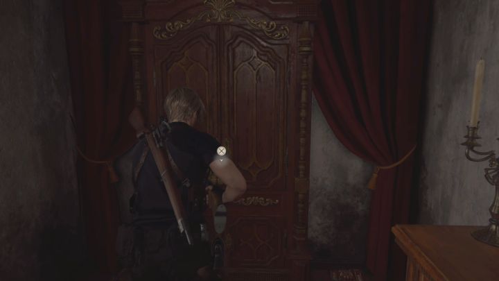 Kehren Sie in den ersten Stock zurück und finden Sie den oben abgebildeten verschlossenen Schrank – dort finden Sie das Kombinationsschloss – Resident Evil 4 Remake: Rätsel im Village Chiefs Manor (Kapitel 2) – Rätsellösungen – Resident Evil 4 Remake Guide
