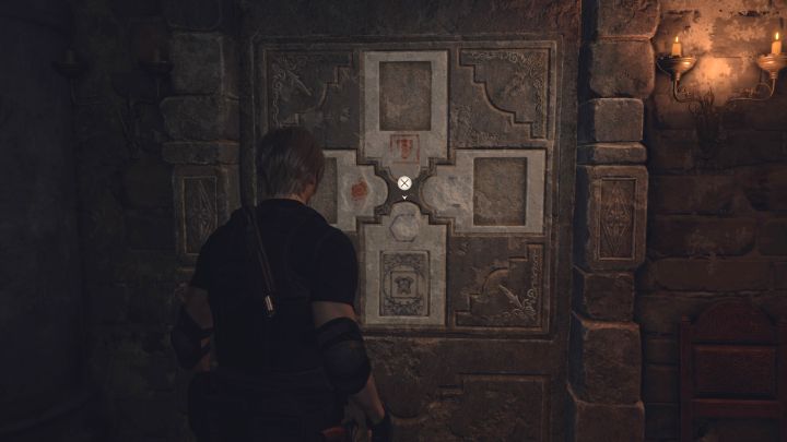 Gehen Sie mit allen Steinen in der Hand zum blockierten nördlichen Ausgang – die Wand mit vier Schlitzen – Resident Evil 4 Remake: Das Rätsel der Bindery Lithographic Stones (Kapitel 8) – Rätsellösungen – Resident Evil 4 Remake Guide