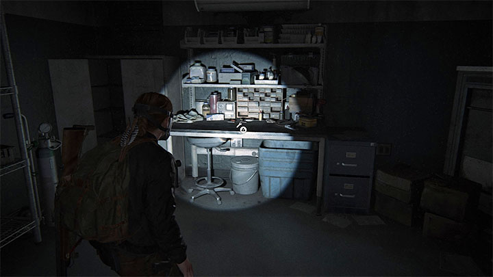 Sie finden die Werkbank, kurz nachdem Sie das oben beschriebene Dokument gefunden haben – The Last of Us 2: Ground Zero – Sammlerstücke, Artefakte, Münzen – Seattle Day 2 – Abby – The Last of Us 2 Guide