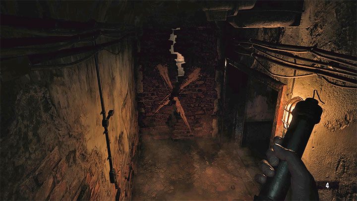 Erreichen Sie vorsichtig das Ende des Maschinenraums (schauen Sie sich beim Durchgehen nach zusätzlicher Beute um) und benutzen Sie die Leiter – Resident Evil Village: Erkundung von Etage B4 – Komplettlösung – Fabrik – Resident Evil Village Guide