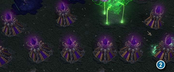 Türme sollten den Feind die meiste Zeit abwehren und Feinde während des letzten Angriffs verlangsamen. - Unter dem brennenden Himmel | Warcraft III Reforged Walkthrough - Kampagne für Untote - Warcraft III Reforged Guide