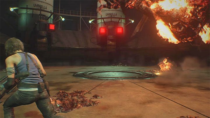 Wie beim vorherigen Kampf am Glockenturm wird Nemesis versuchen, Nahkampfangriffe einzusetzen - Resident Evil 3: Nemesis - NEST 2-Bosskampf - Nemesis-Bosskämpfe - Resident Evil 3-Leitfaden