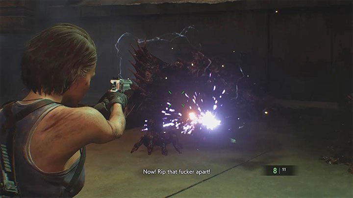 Wenn Sie es schaffen, den Boss durch einen Stromschlag zu töten, wird Nemesis zu Boden fallen und für einige Zeit verwundbar sein - Resident Evil 3: Endgültiges Duell mit Nemesis-Komplettlösung - Story-Komplettlösung - Resident Evil 3-Anleitung
