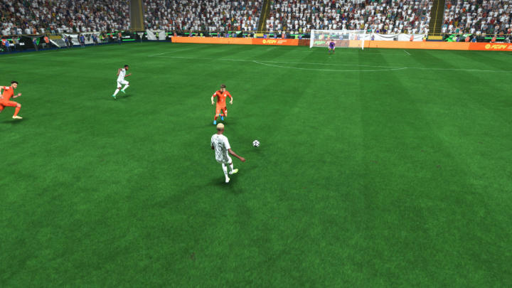 Eine Gelegenheit zum Gegenangriff besteht, wenn der Gegner einen Fehler macht, den Ball verliert oder beim Versuch, zu dribbeln, zu passen oder zu schießen, geblockt wird – EA Sports FC 24: Offensive – Grundlagen – EA Sports FC 24 – Spielanleitung