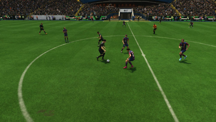 Jockeying (L2/LT) ist eine entscheidende Verteidigungstechnik, die es Ihnen ermöglicht, den Ball effektiv ohne Foul anzunehmen und potenzielle Pässe zu blockieren – EA Sports FC 24: Verteidigung – Grundlagen – EA Sports FC 24 – Spielanleitung