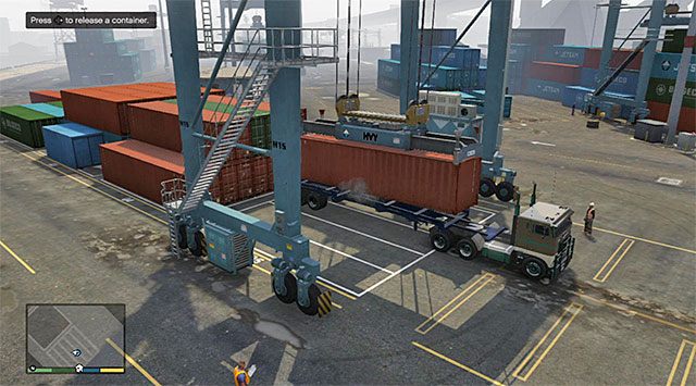 Heben Sie den Container an, den Sie gerade ergriffen haben, und bewegen Sie die gesamte Kutsche nach rechts – GTA 5: Scouting the Port – Komplettlösung für die Mission – Hauptmissionen – GTA 5-Leitfaden