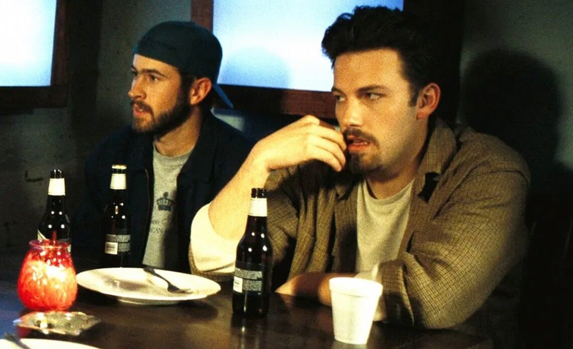 “This is really embarrassing.” Ben Affleck is disappointed with his kiss from $12M movie, which he called an “unconvincing job”, image source: Chasing Amy, Kevin Smith, Miramax Films, 1997.