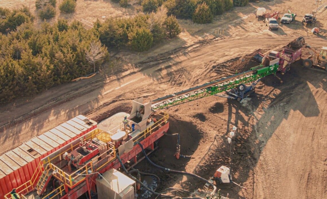 Microsoft plans to bury 4.9 million tons of manure to help balance the carbon emissions caused by its AI energy use, image source: Source: Vaulted Deep.