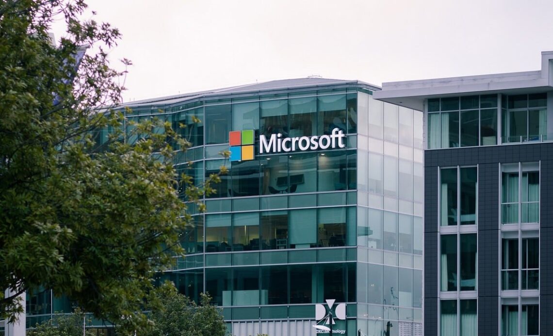 King employees laid off by Microsoft helped create AI that will now replace them, image source: trazika / Pixabay.