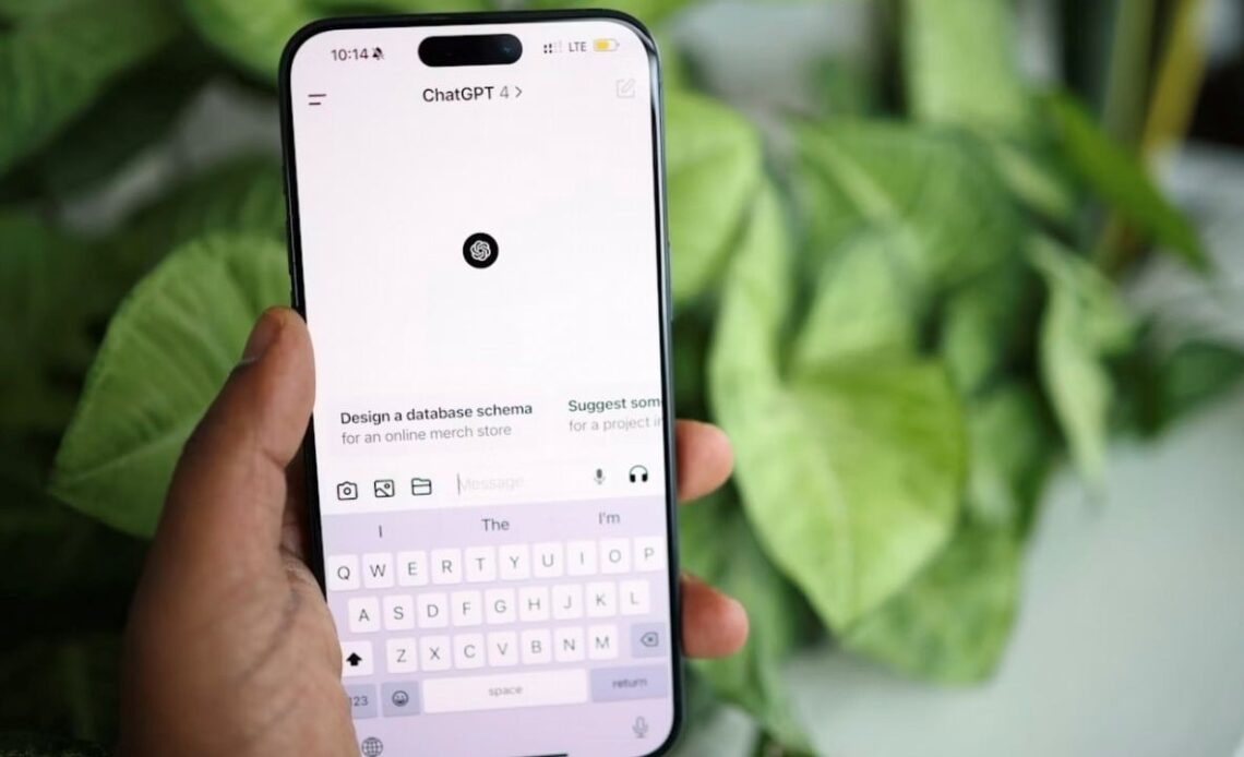 ChatGPT-5 is supposed to be „warmer than the current personality but not as annoying,” and 4o is staying with us for now, Sam Altman promises after failed launch, image source: Solen Feyissa; Unsplash.com; 2024.