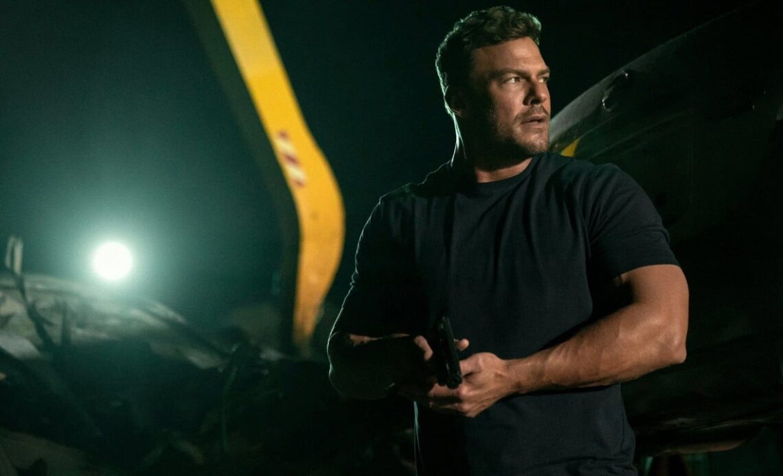 “They were so bad to us.” The star of Reacher regrets his participation in this cult saga, image source: Reacher, Nick Santora, Prime Video, 2022.