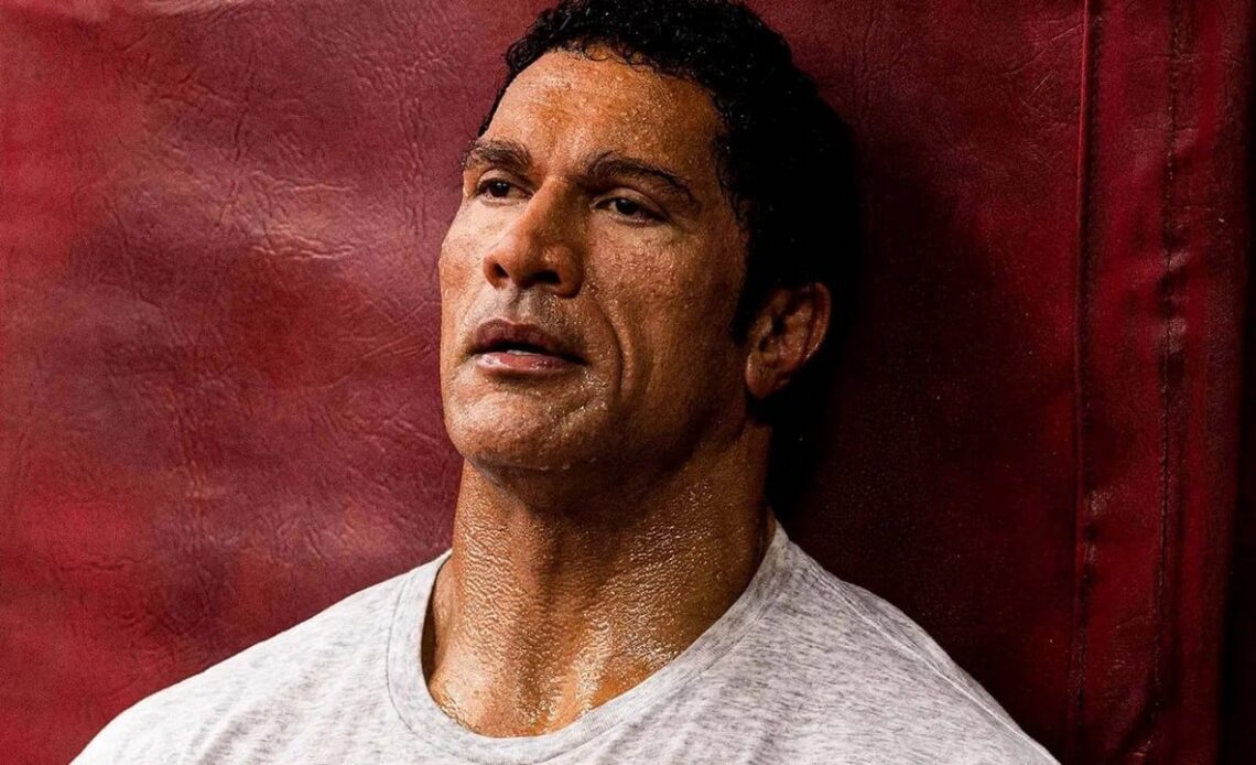 Farewell to the Dwayne Johnson we know: after his success in the The Smashing Machine, The Rock will transform himself once again to play a 70-year-old man, image source: The Smashing Machine, Benny Safdie, A24, 2025.