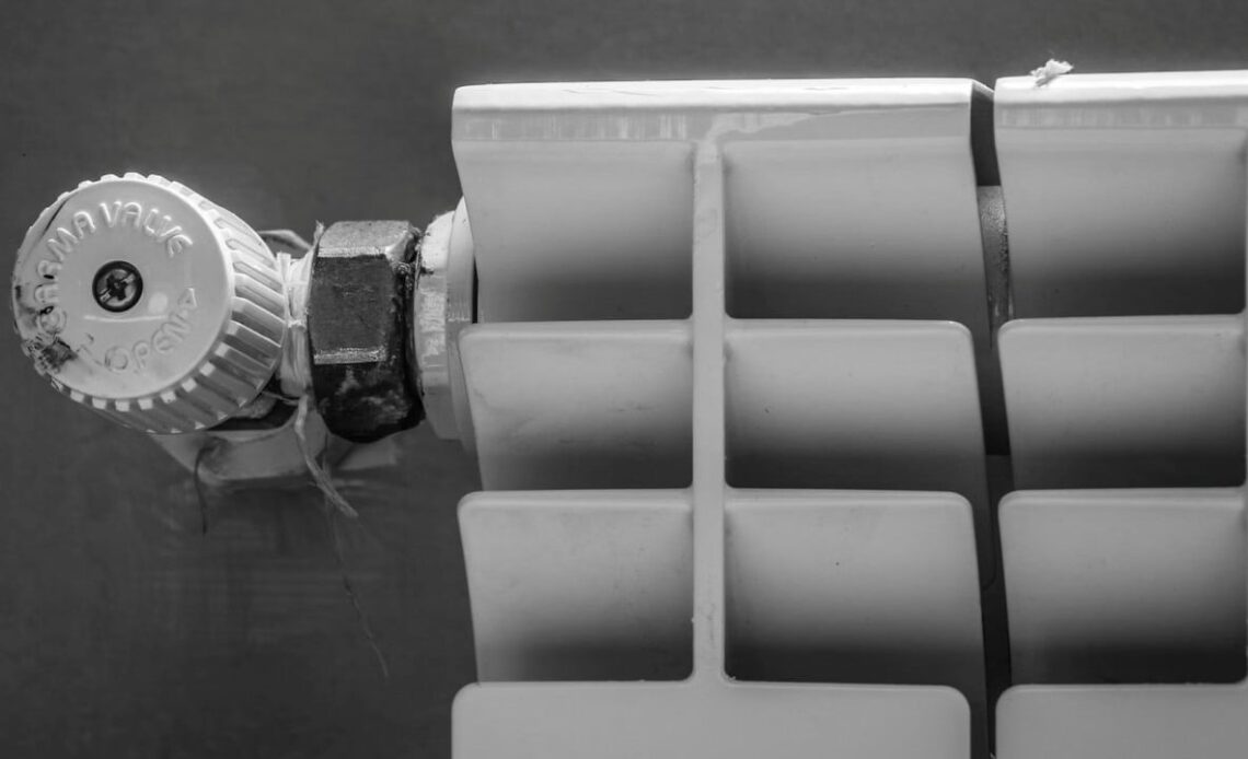 As gas heating becomes more and more expensive, the UK is testing an unusual idea: 500 Raspberry Pi units are to heat an apartment, image source: hessam nabavi; Unsplash.com; 2020.