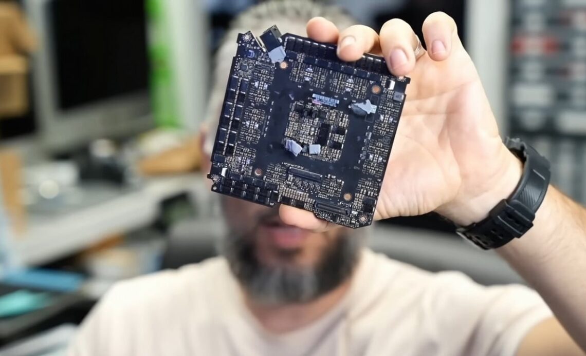 Expert advises against RTX 5090 FE. Shows how easy it is to mess up a graphics card, image source: YouTube: NorthridgeFix; 2025.