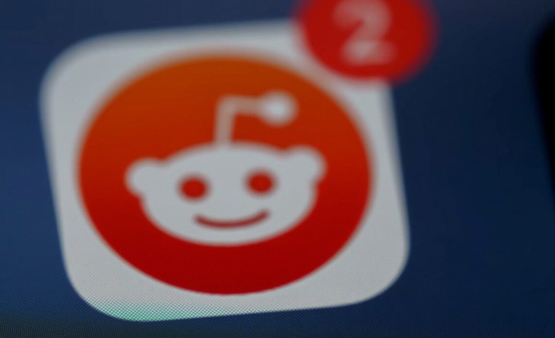 Perplexity sued by Reddit: The case involves the illegal acquisition of data for AI training, image source: Brett Jordan; Unsplash.com; 2021.